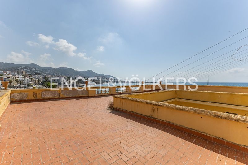 Foto cb06c225-5931-4bfe-923d-62574ec4d114. Xalet amb calefacció aparcament a Centre Sitges