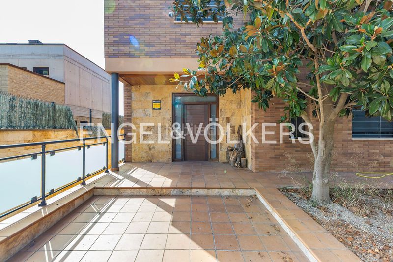 Foto 82f26167-27f3-46b1-9f9a-15f40d049d1e. Casa amb calefacció aparcament piscina a Eixample - Can Bogunyà Castellar del Vallès