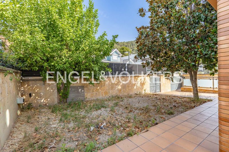 Foto 929128d1-b61d-4425-8927-ce7e9ffa72b9. Casa amb calefacció aparcament piscina a Eixample - Can Bogunyà Castellar del Vallès