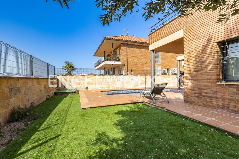 Foto f15013f6-c5ee-40f2-97a9-58ad3e06f452. Casa amb calefacció aparcament piscina a Eixample - Can Bogunyà Castellar del Vallès