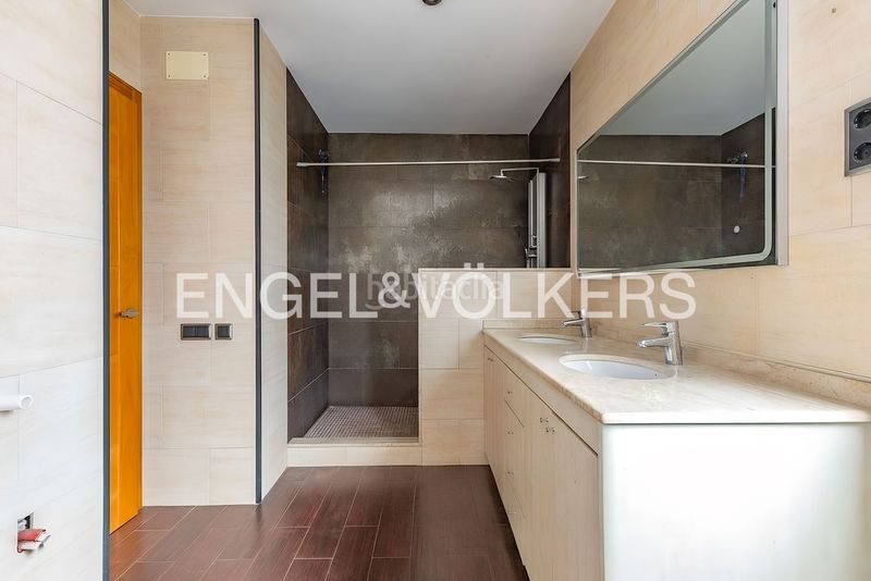 Foto fc328b6a-cbc0-4d31-a3db-d776200f026f. Casa amb calefacció aparcament piscina a Eixample - Can Bogunyà Castellar del Vallès