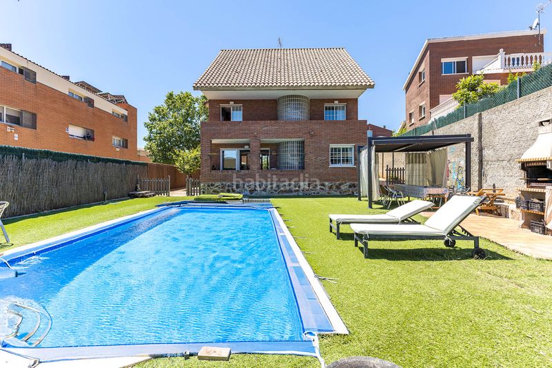 Foto 12f18d00-57d0-4244-bb21-ef191f5bf78d. Casa amb calefacció aparcament piscina a Torrent Ballester Viladecans