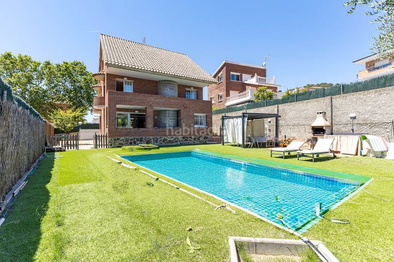 Foto 3443d07b-2560-4f05-af4f-547142b69887. Casa amb calefacció aparcament piscina a Torrent Ballester Viladecans