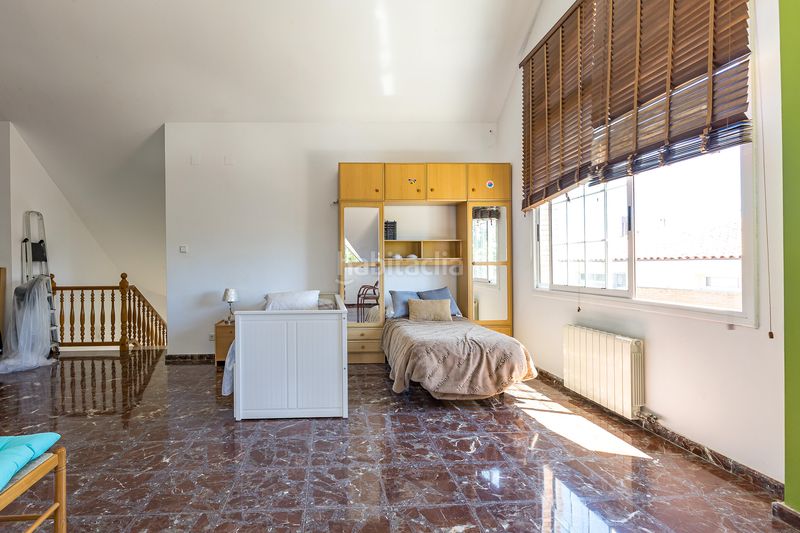 Foto 73a3da19-8e28-41f3-9537-2abddc898546. Casa amb calefacció aparcament piscina a Torrent Ballester Viladecans