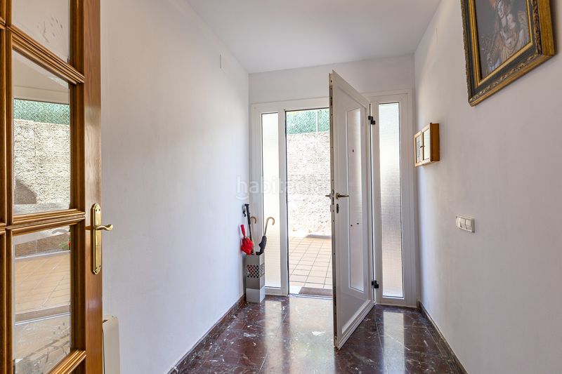 Foto a9ea0aed-0734-4fd7-bab0-d5a9b8b81e25. Casa amb calefacció aparcament piscina a Torrent Ballester Viladecans