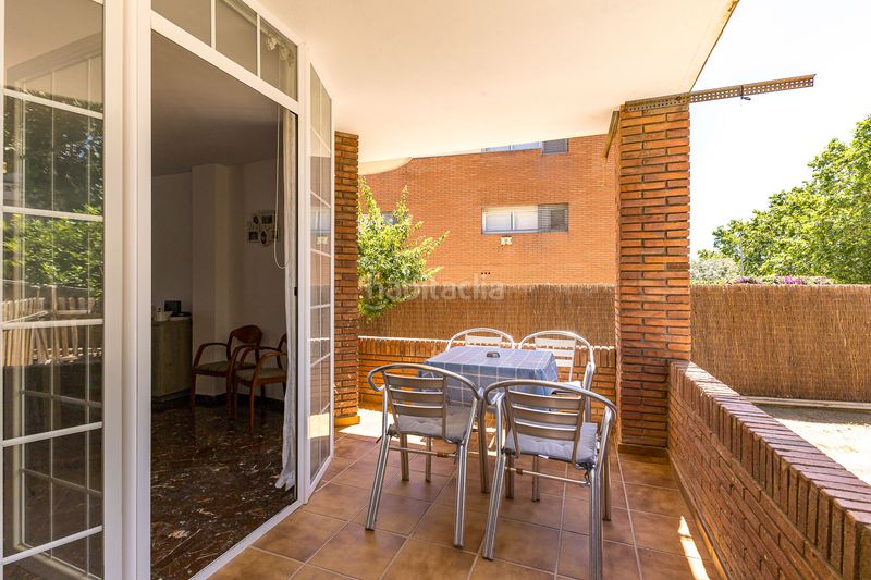 Foto c56fda72-f981-40d4-9218-a80aadb01e75. Casa amb calefacció aparcament piscina a Torrent Ballester Viladecans