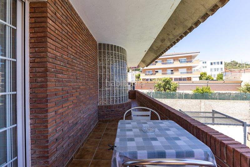 Foto cf2a5077-f36e-4102-8c2f-cf7b751bd3d7. Casa amb calefacció aparcament piscina a Torrent Ballester Viladecans