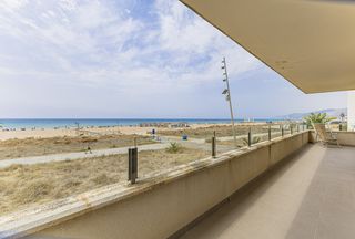 House in Baixador. Exclusiva villa de diseño contemporáneo en primerísima línea de