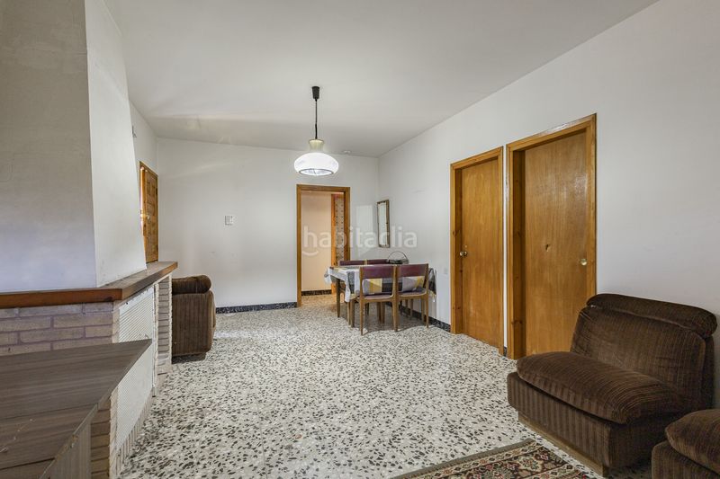 Foto 5dc0293c-0d94-4c84-85d5-5d777d72683f. Casa amb calefacció aparcament a Torrelles de Llobregat