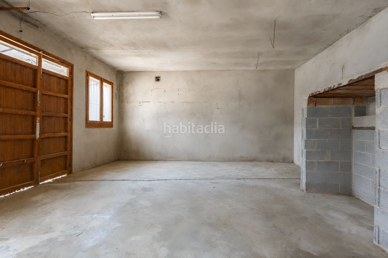 Foto eacc2307-6166-489b-94dd-2f522c23bcee. Casa amb calefacció aparcament a Torrelles de Llobregat