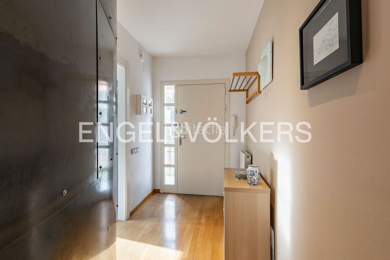 Foto 4ec11c04-6a58-4c35-ab2b-88345e202bcb. Apartamento casa con espacios independientes en la miranda en Sant Just Desvern
