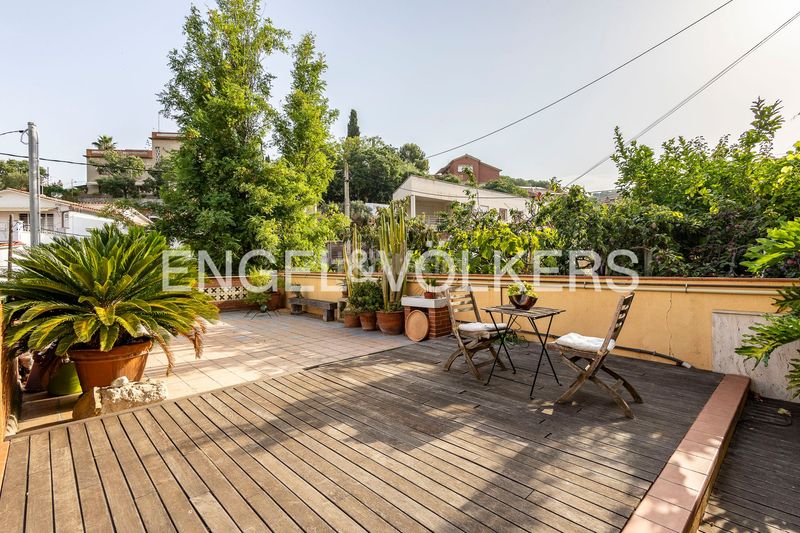Foto 894ab4b6-6148-4863-83d0-847532dc792f. Apartamento casa con espacios independientes en la miranda en Sant Just Desvern