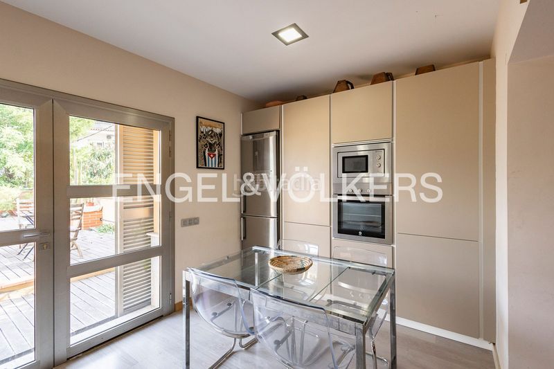 Foto cb736d90-ba3c-49b5-b189-89100b156410. Apartamento casa con espacios independientes en la miranda en Sant Just Desvern