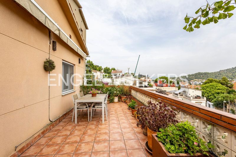 Foto fe5461c1-532d-4868-af68-6f5d4f0a99a7. Apartamento casa con espacios independientes en la miranda en Sant Just Desvern