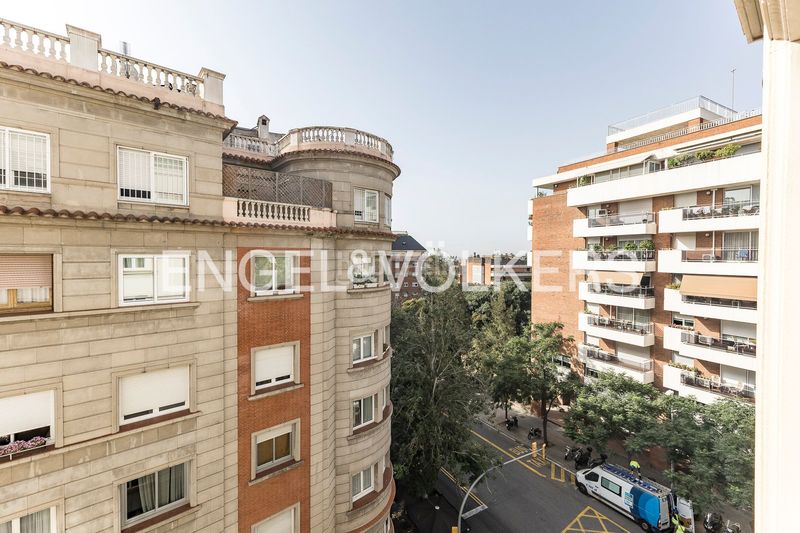 Foto 18a3a786-238d-4d02-be4b-47dc44d793b5. Pis amb calefacció aparcament a Sant Gervasi - Bonanova Barcelona