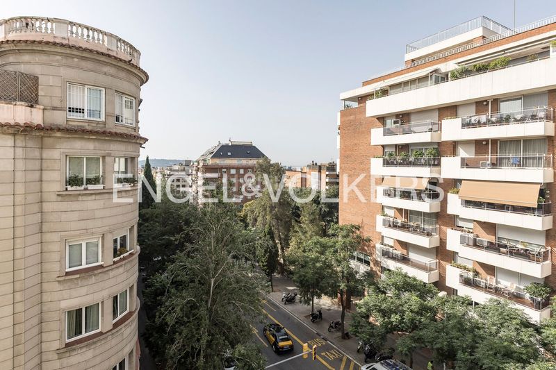 Foto ec1dfbe9-b73c-4938-84ea-435425e5b598. Pis amb calefacció aparcament a Sant Gervasi - Bonanova Barcelona