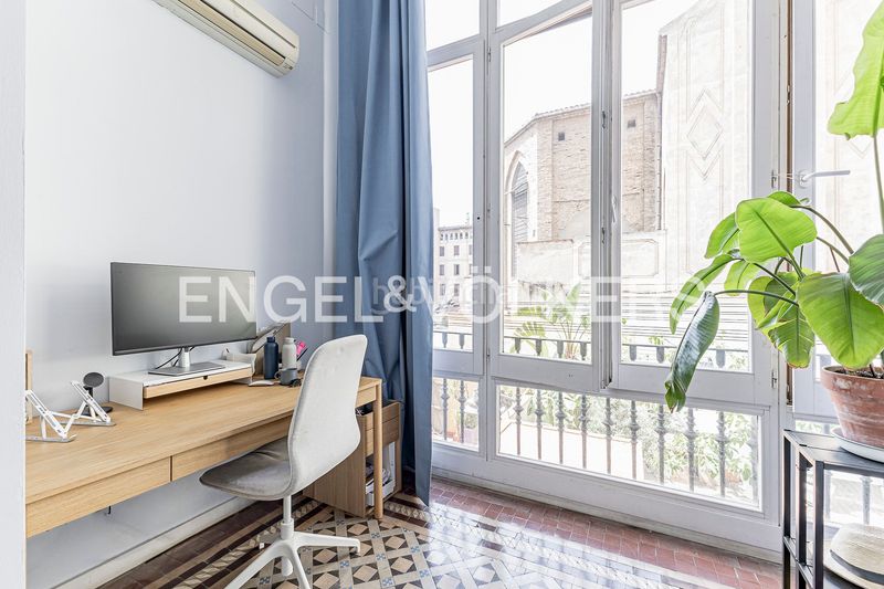 Foto f6975d5e-1db0-4758-a5b4-28353bd8fd48. Pis amb calefacció a Dreta de l´Eixample Barcelona
