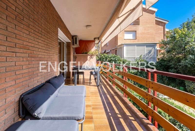 Foto 53a33c03-de3c-49a9-aafa-f18f4b9ce561. Pis amb calefacció piscina a Eixample Sant Cugat del Vallès
