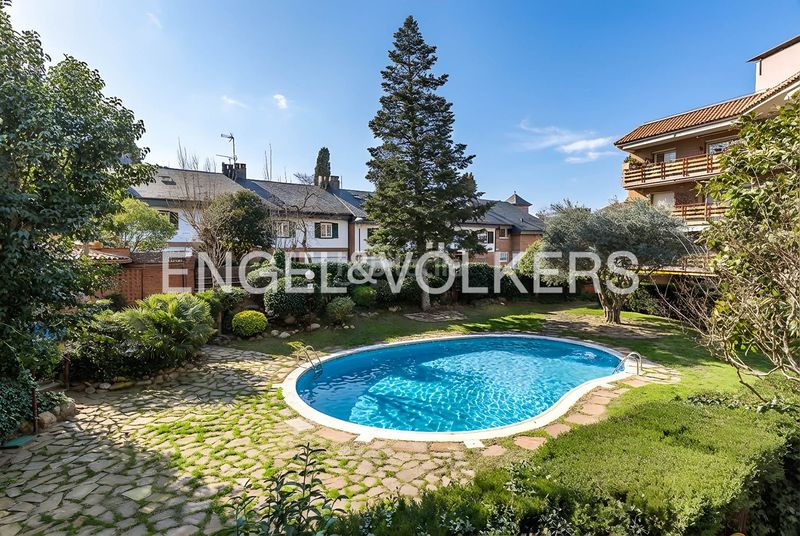 Foto 917384c5-fb09-431a-8f64-bb34b86cc899. Pis amb calefacció piscina a Eixample Sant Cugat del Vallès