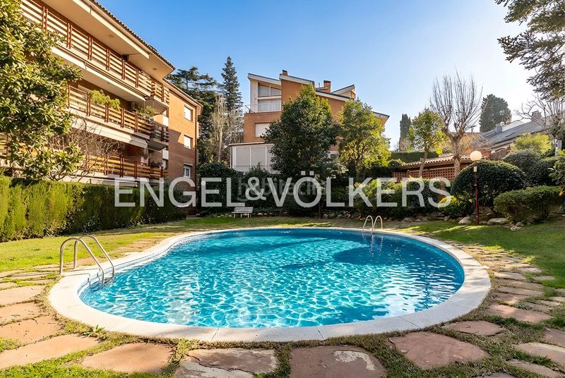 Foto f5a7abf1-6806-411d-82ea-09cf9a3cc080. Pis amb calefacció piscina a Eixample Sant Cugat del Vallès
