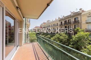 Alquiler Piso en Dreta de l´Eixample. Piso grande con terraza y balcón en passeig de sant joan