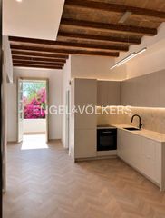 Apartament a Vila de Gràcia. Exclusivo piso reformado a estrenar con terraza privada de 35 m