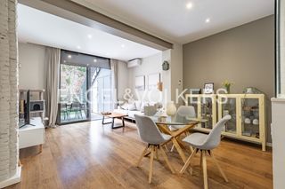 Casa adosada en Ca n'Aurell. Exclusiva casa en el centro de terrassa, 4 dormitorios, un despa