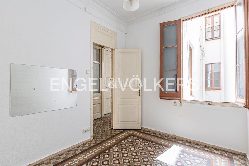 Foto e3d4f1df-d189-4080-a8e9-1f7e3eea6db9. Pis amb calefacció a Dreta de l´Eixample Barcelona