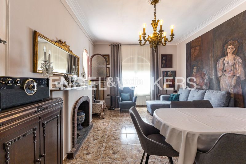 Foto d7ac6f99-e363-495b-8c16-5aa6e788f7b2. Àtic amb calefacció a Dreta de l´Eixample Barcelona