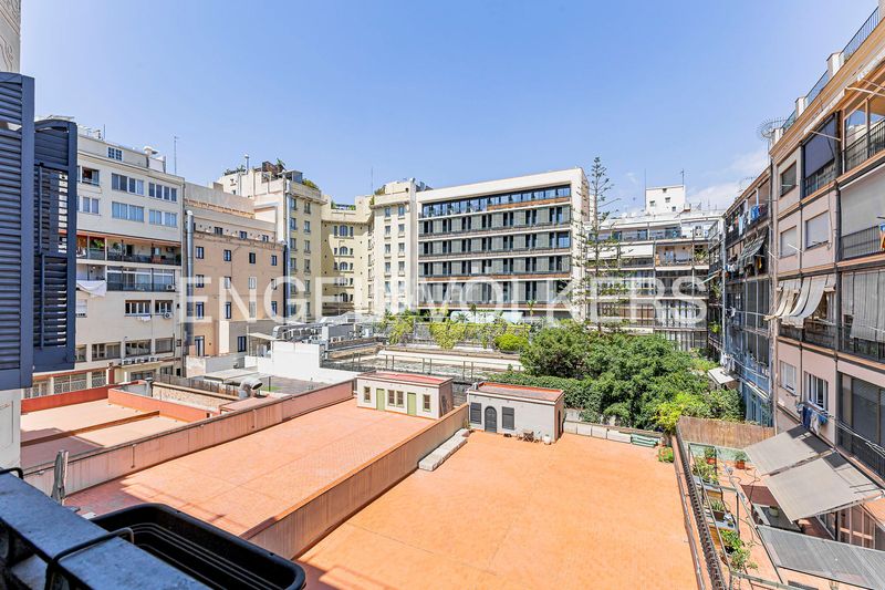 Foto ad5ab2cb-2053-42c8-a46d-228b63bdb0c3. Pis amb calefacció piscina a Dreta de l´Eixample Barcelona
