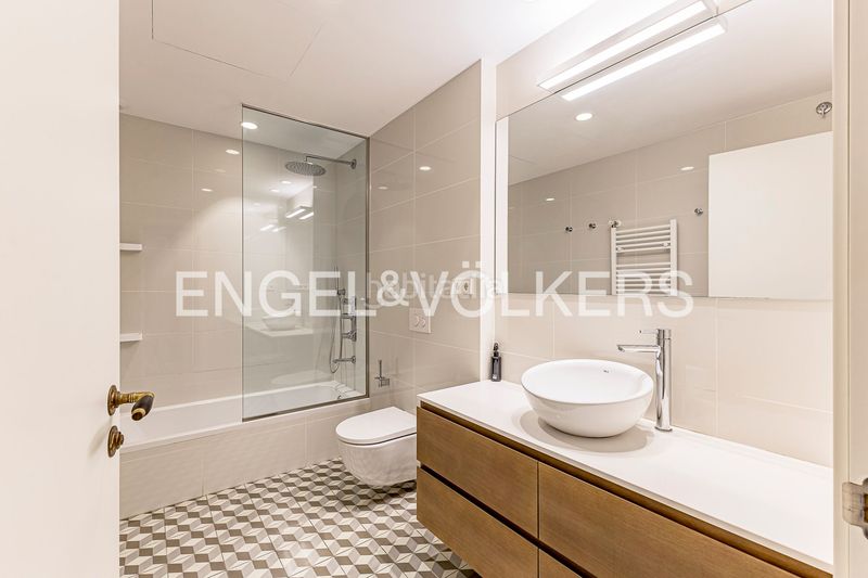 Foto f8296ceb-0f34-4862-bcfb-473589f74659. Pis amb calefacció piscina a Dreta de l´Eixample Barcelona