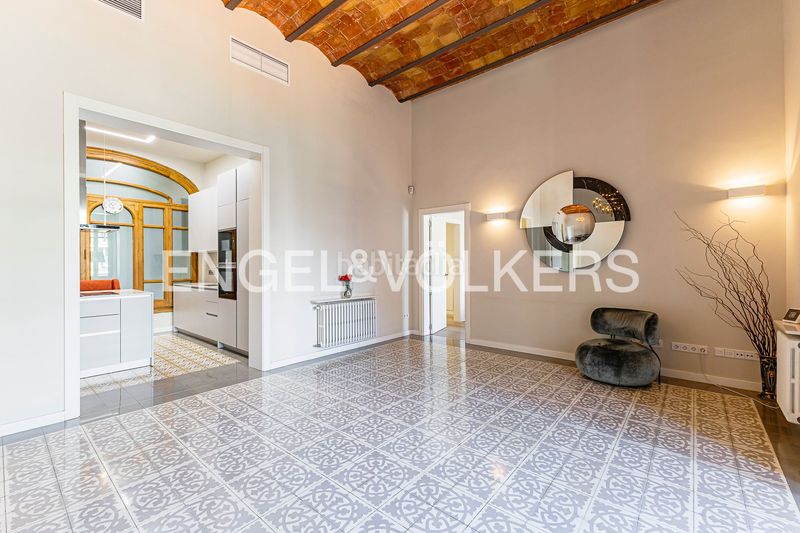 Foto fcab6d62-417d-4e06-b1fa-319be63918b7. Pis amb calefacció piscina a Dreta de l´Eixample Barcelona