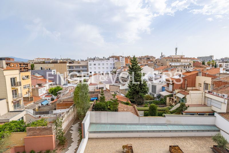 Foto e8e7f31b-0b44-4a76-888f-c89936d5033c. Àtic amb calefacció aparcament a Centre Sabadell