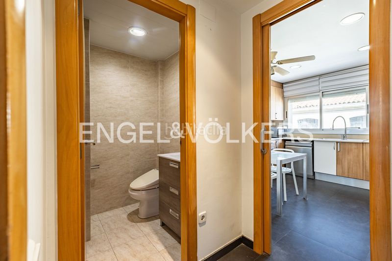 Foto 41e6be80-8828-4cf3-8e22-5e726ee96d51. Casa adossada amb calefacció aparcament a Gràcia Sabadell
