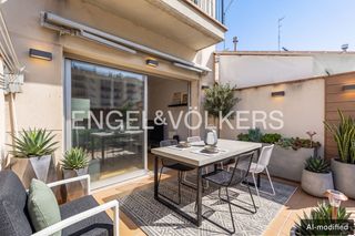 Casa adossada a Gràcia. Fantástica casa con ascensor garaje y terraza cerca del centro