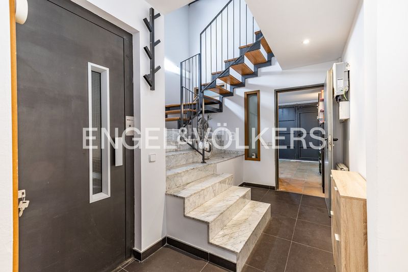 Foto a6728fdf-70f7-4f85-b992-ac2ee59b35a4. Casa adossada amb calefacció aparcament a Gràcia Sabadell