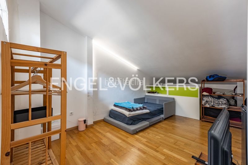 Foto c723af9c-8eb9-4c1f-b130-5649a48cde20. Casa adossada amb calefacció aparcament a Gràcia Sabadell