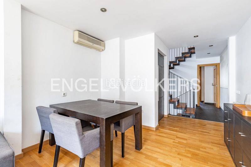 Foto fa00e45b-a944-492c-9b0e-7c04596f5e3b. Casa adossada amb calefacció aparcament a Gràcia Sabadell