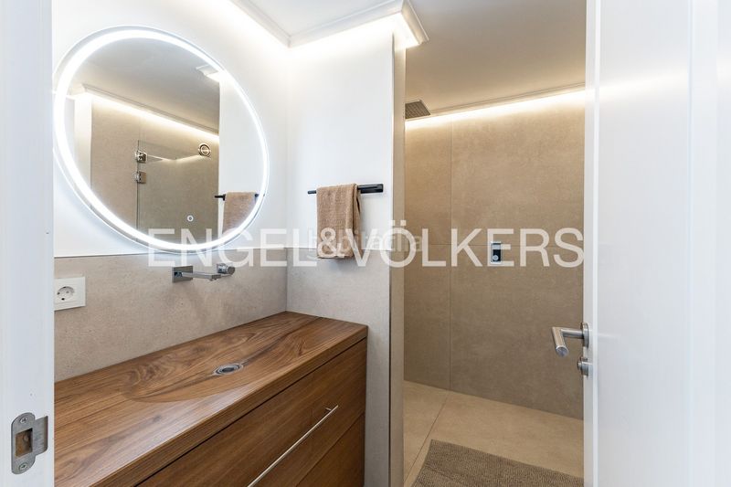 Foto bb12b51d-7b43-48f0-8590-7505145e115f. Casa amb calefacció aparcament piscina a Teià
