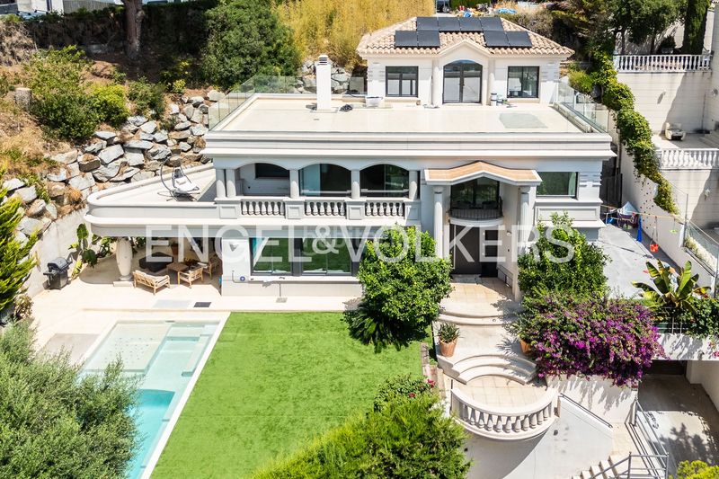 Foto cce61165-4e2c-457b-8033-738000a183e8. Casa amb calefacció aparcament piscina a Teià
