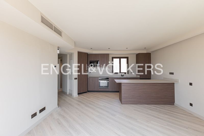 Foto 036e44d1-94f8-4725-89ad-01fb8d65b338. Àtic amb calefacció a Dreta de l´Eixample Barcelona