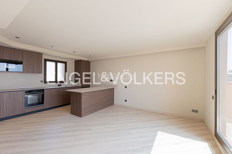 Foto 369ddde2-f536-4e03-918c-17e2a32e0c08. Àtic amb calefacció a Dreta de l´Eixample Barcelona