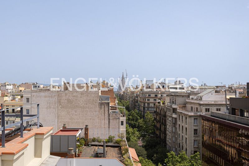 Foto b03c84df-7800-49d1-8257-0ab72bfbde34. Àtic amb calefacció a Dreta de l´Eixample Barcelona