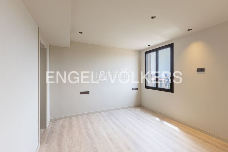 Foto e8df4619-9263-4927-8c54-e55ae413e5cc. Àtic amb calefacció a Dreta de l´Eixample Barcelona