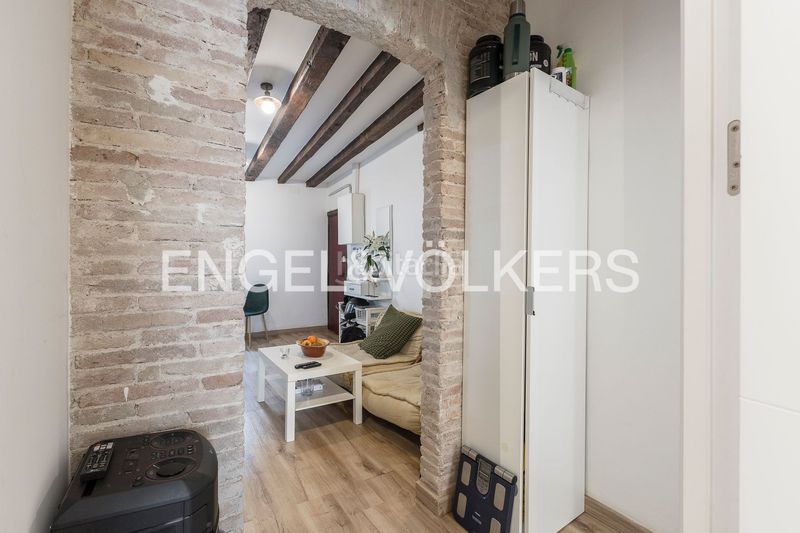 Foto 53d5b187-9aca-4702-a033-27b1063318a7. Àtic amb calefacció a Raval Barcelona
