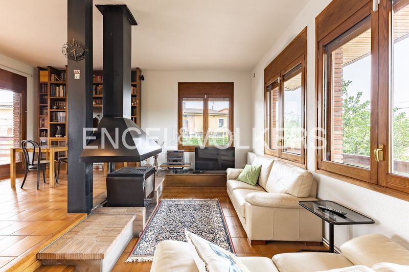 Foto e0d7156e-c072-4029-8539-dfc60e05239e. Casa amb calefacció a Manlleu