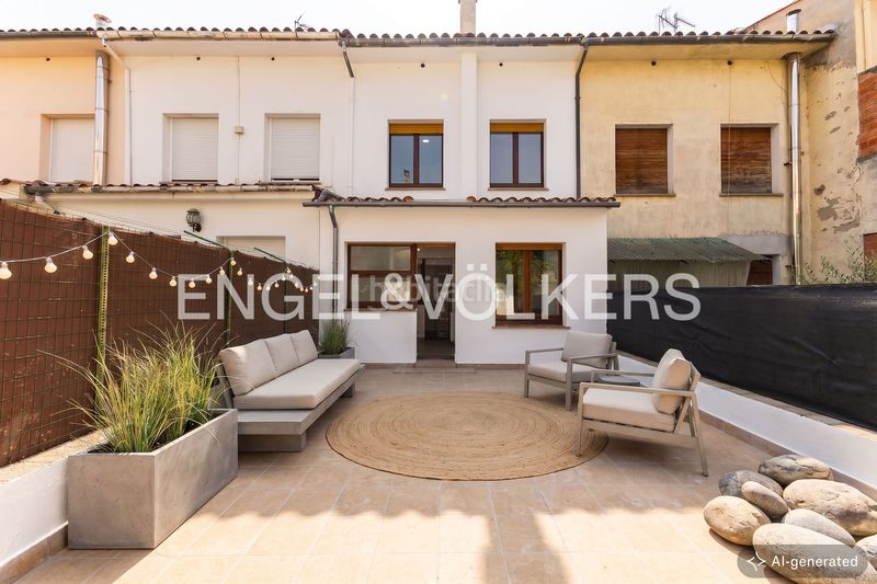 Foto 83f12692-cc62-40d0-a960-65a32e881d09. Casa adossada amb calefacció a Torelló