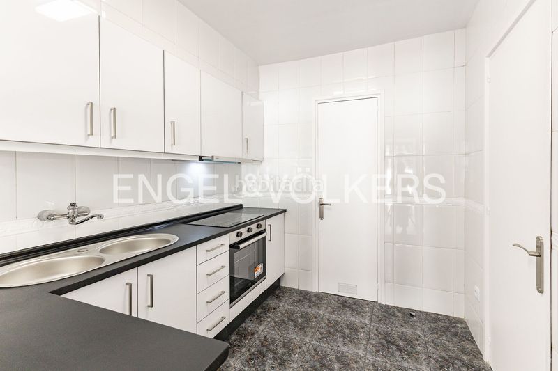 Foto b9e9968b-c75a-4e17-a534-295bd418f6f4. Casa adossada amb calefacció a Torelló