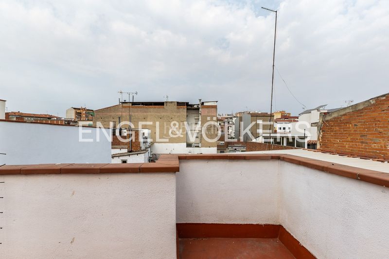 Foto 57862e19-c762-40b5-8d75-cda16f4f6a9c. Casa adossada amb calefacció aparcament a Can Rull Sabadell