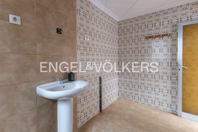 Foto bfa2bb36-22a8-4998-b0d8-28c59e158e01. Casa adossada amb calefacció aparcament a Can Rull Sabadell